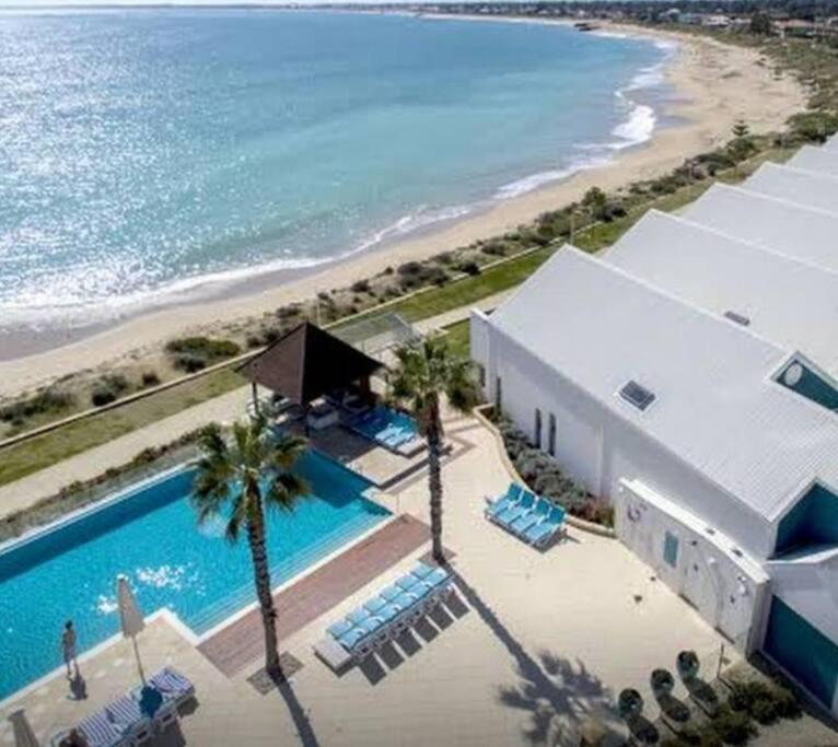 By The Sea Apartment *