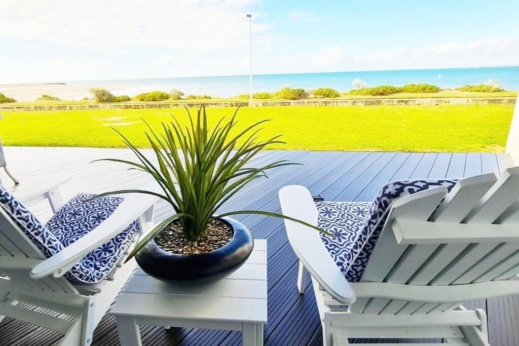 By The Sea Apartment *